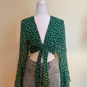 Urban Outfitters flowy blouse 🍀